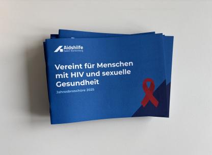 Ein Foto der Jahresbroschüre